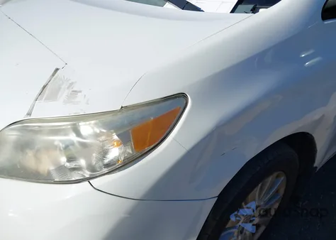 2012 Toyota Sienna Le 7 Passenger z USA, uszkodzony, nr VIN 5TDJK3DC3CS048579